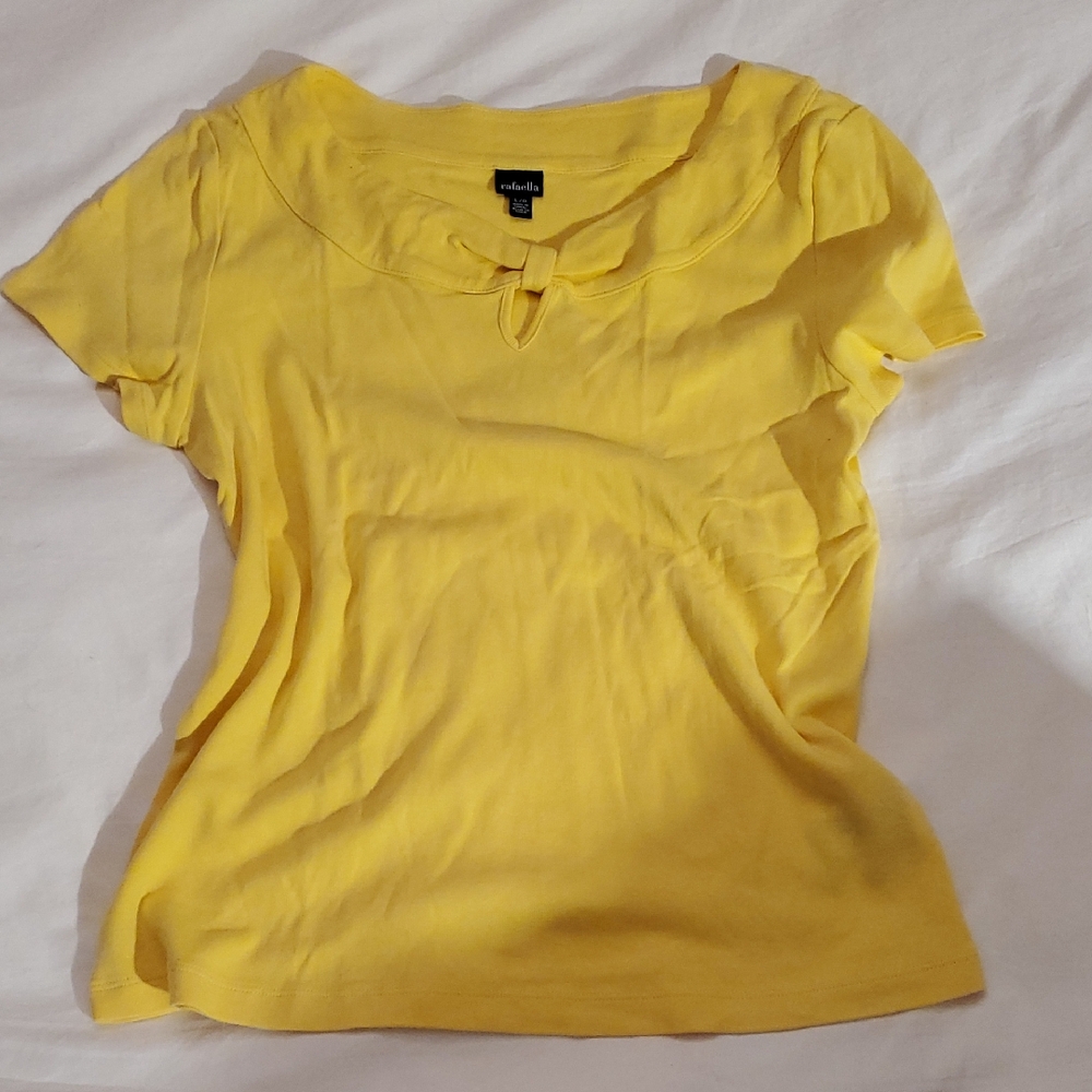 Super Cute! Bright Yellow Short Sleeve Tee, Like NEW!